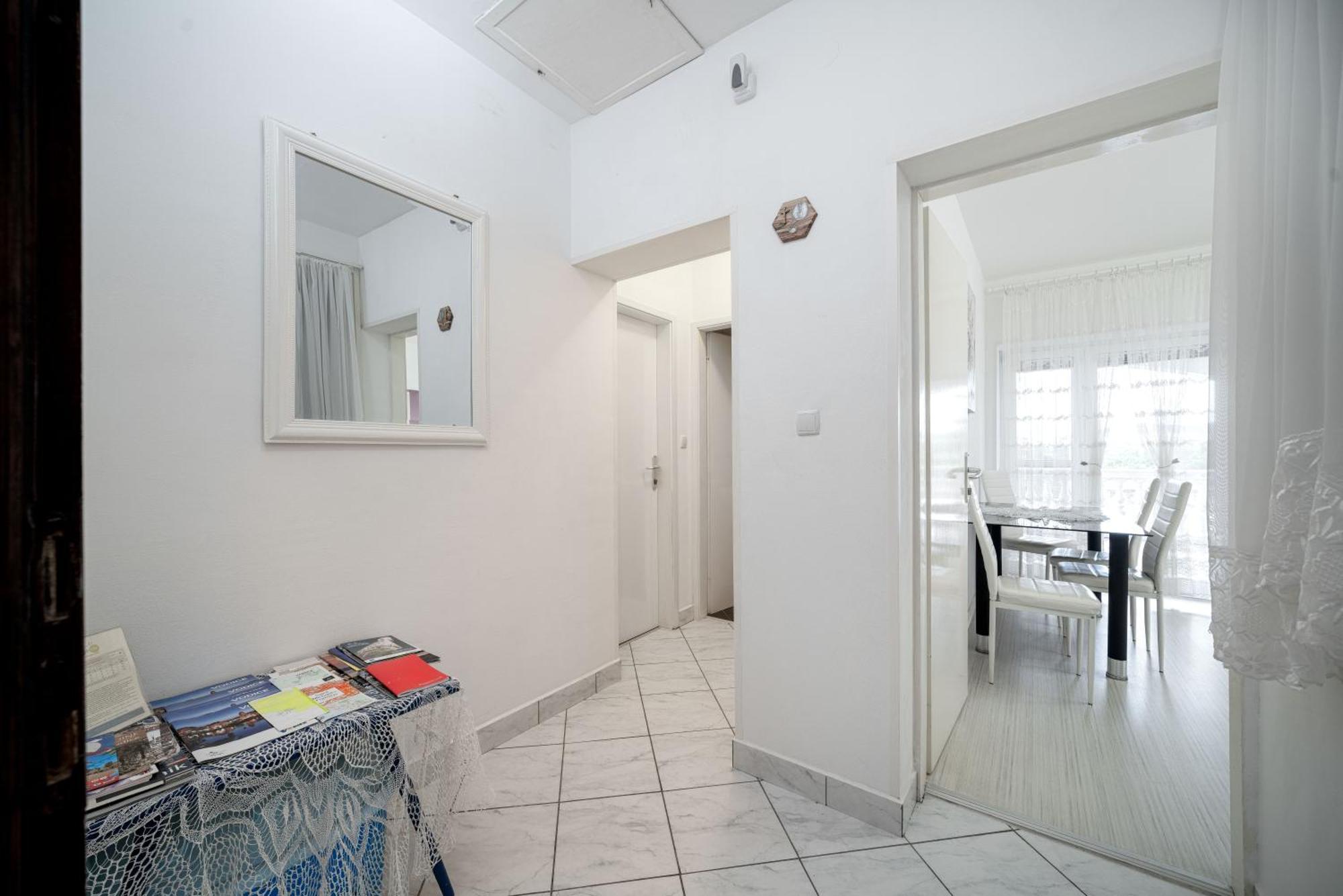 Adria Sun Apartments Vodice Bilik gambar