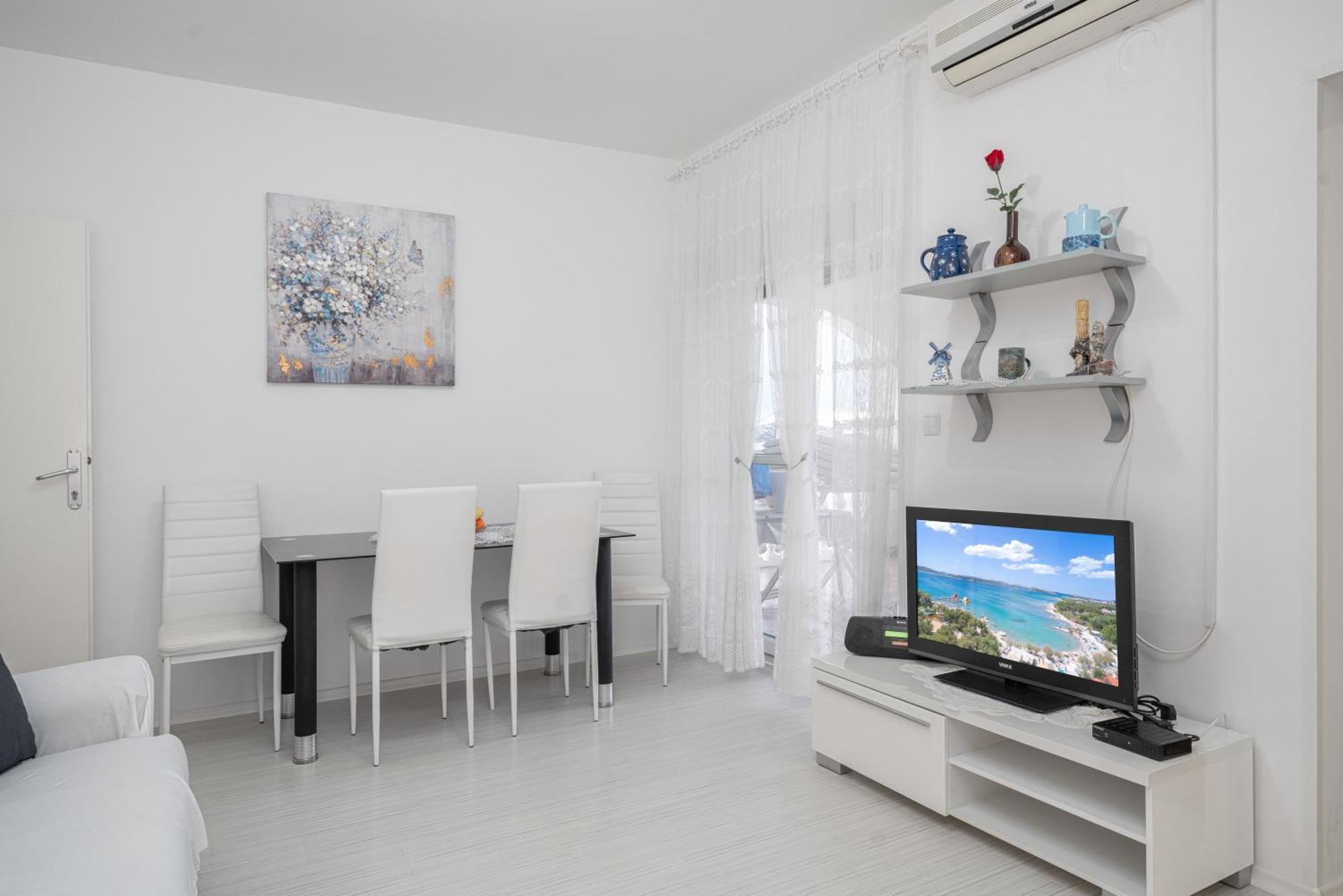 Adria Sun Apartments Vodice Bilik gambar