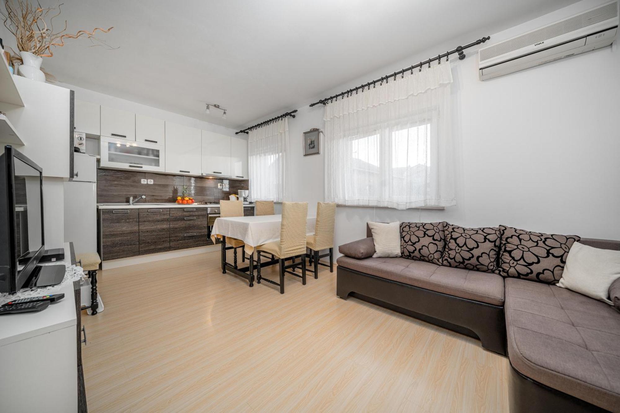 Adria Sun Apartments Vodice Bilik gambar